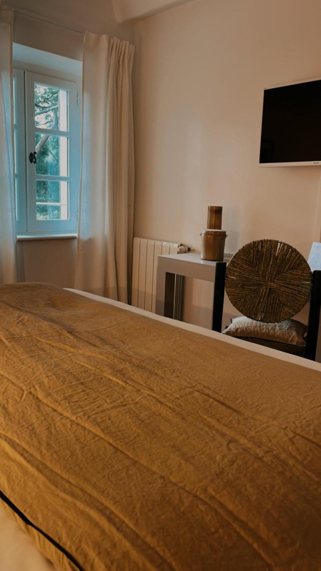 Le Cigalon Bed & Breakfast Le Beausset Room photo